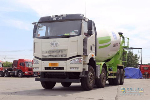 FAW Jiefang J6P malaxeur 8x4 390 ch — camion malaxeur 8x4, photo 3