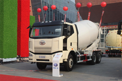 FAW Jiefang J6P malaxeur 6x4 350 ch