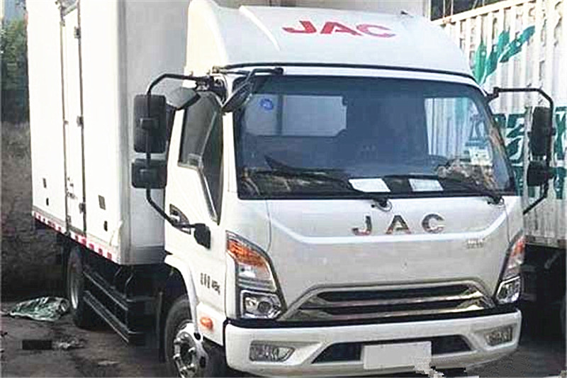 JAC Kangling J6 frigorifique 4x2 143 ch