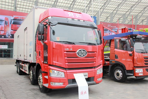 FAW Jiefang J6P frigorifique 8x4 350 ch — camion frigorifique 8x4, photo 2