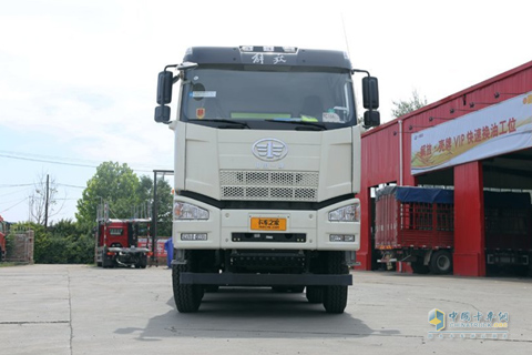 FAW Jiefang J6P malaxeur 8x4 390 ch — camion malaxeur 8x4, photo 4