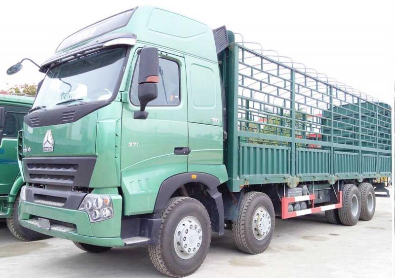 Sinotruk Howo A7 porteur 8x4 371 ch — camion porteur 8x4, photo 2