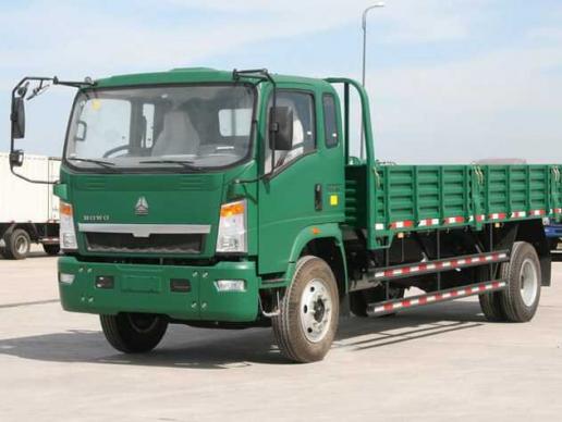 Sinotruk Howo porteur 4x2 116 à 140 ch — camion porteur 4x2, photo 1