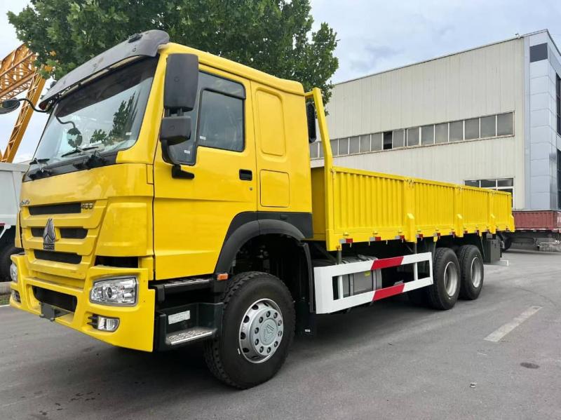 Sinotruk Howo porteur 6x4 300 à 430 ch — camion porteur 6x4, photo 2