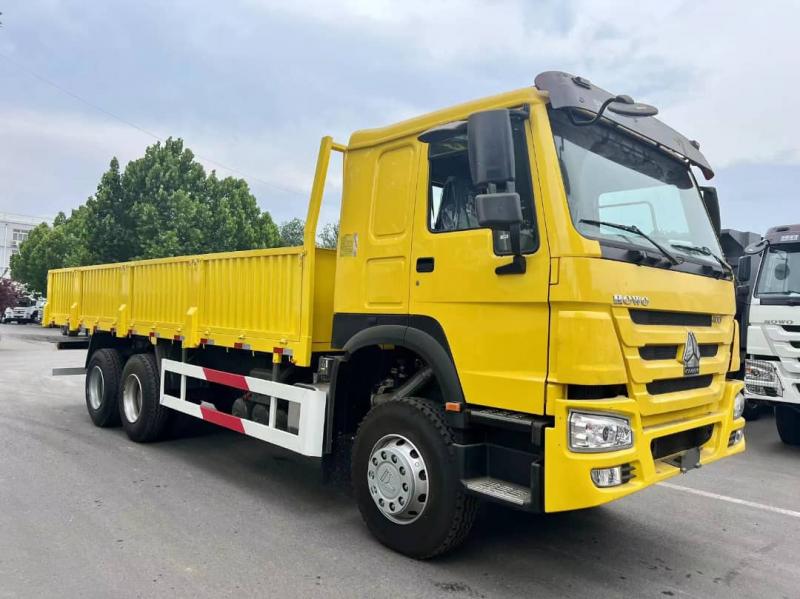Sinotruk Howo porteur 6x4 300 à 430 ch — camion porteur 6x4, photo 4