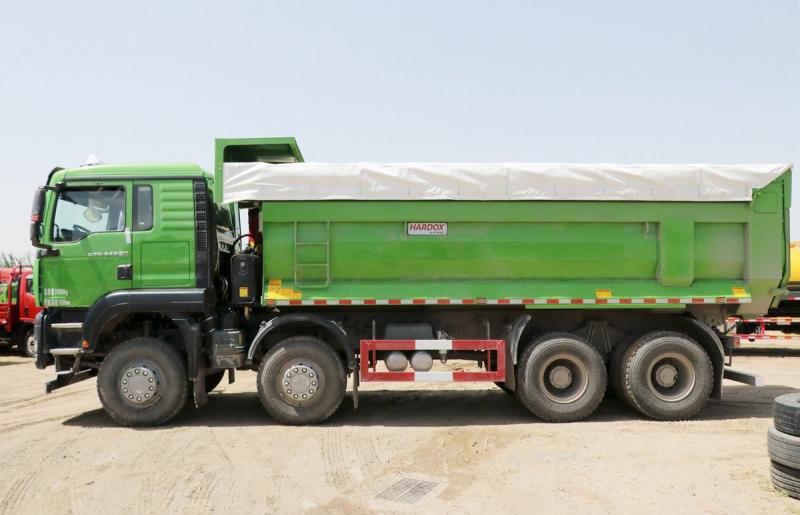 Sinotruk Sitrak C7H benne 8x4 310 à 440 ch — camion benne 8x4, photo 4