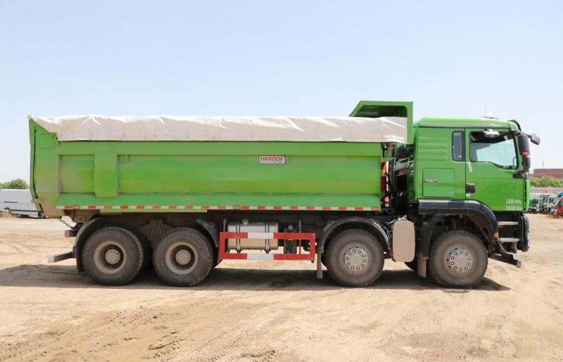 Sinotruk Sitrak C7H benne 8x4 310 à 440 ch — camion benne 8x4, photo 5