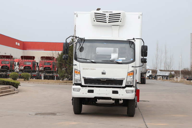 Sinotruk Howo frigorifique 116 ch — camion frigorifique, photo 2