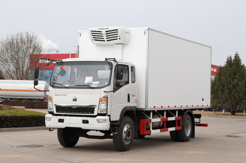 Sinotruk Howo frigorifique 116 ch — camion frigorifique, photo 4