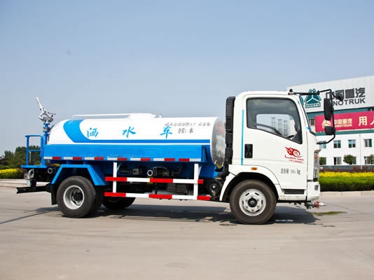 Sinotruk Howo citerne à eau 4x2 160 ch — camion-citerne à eau 4x2, photo 2