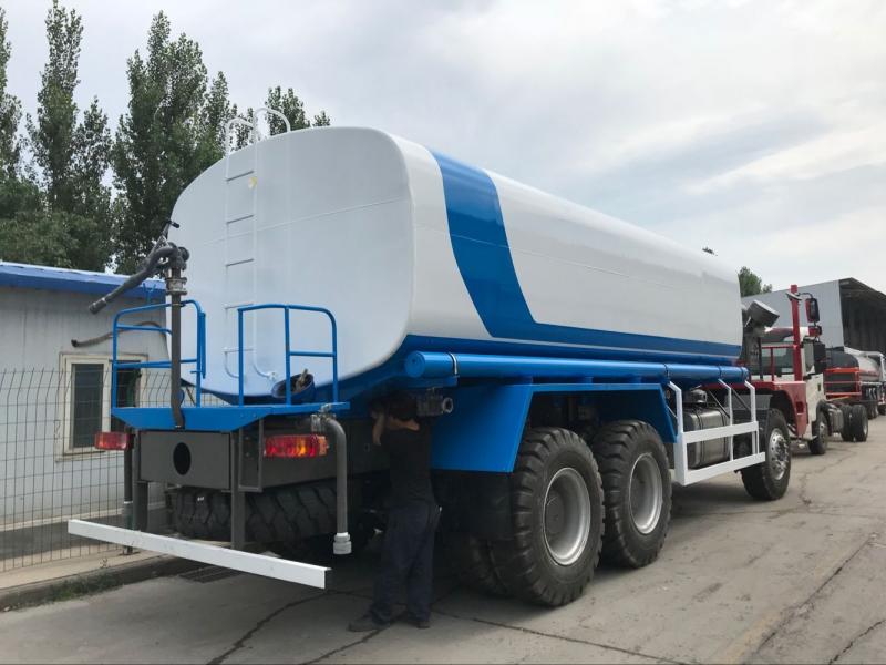 Sinotruk Howo benne minière 90 t 430 ch — camion benne, photo 2