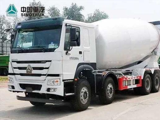 Sinotruk Howo malaxeur 8x4 371 ch (ZZ1317N3667A)
