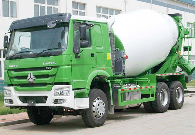 Sinotruk Howo malaxeur 6x4 266 à 336 ch — camion malaxeur 6x4, photo 2