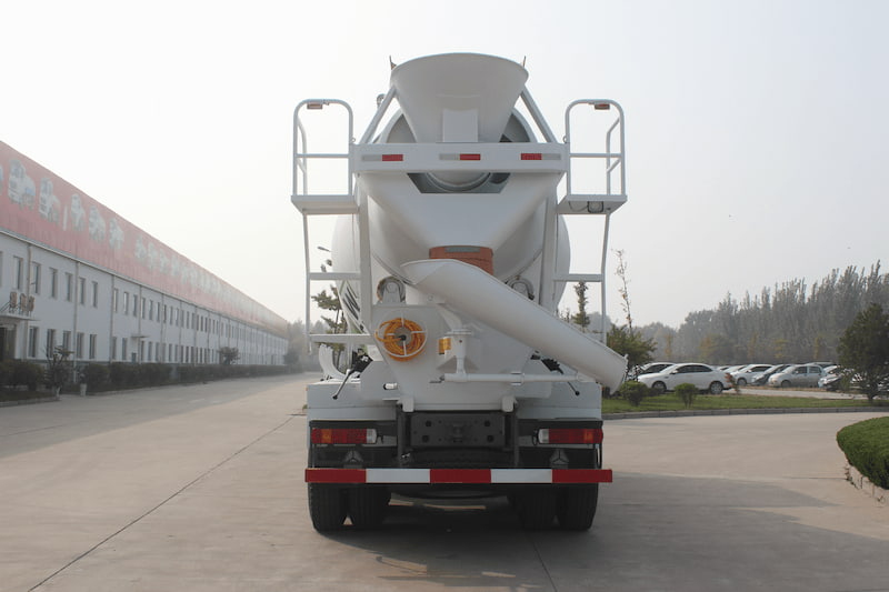 Sinotruk Howo malaxeur 6x4 340 à 430 ch — camion malaxeur 6x4, photo 2