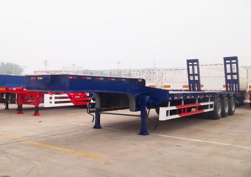 Sinotruk Howo semi-remorque porte-engins surbaissée — semi-remorque, photo 2