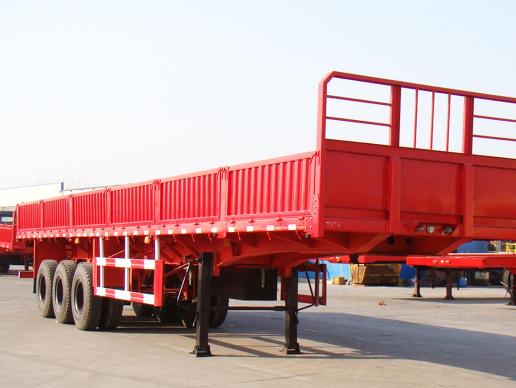 Sinotruk Howo semi-remorque porte-voitures — semi-remorque, photo 1
