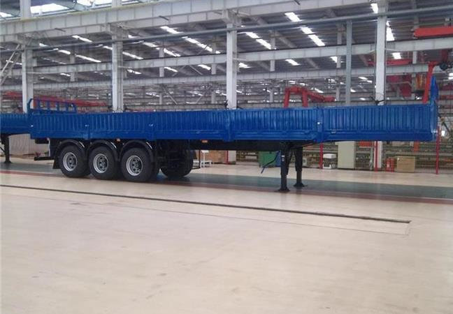 Sinotruk Howo semi-remorque porte-voitures — semi-remorque, photo 2