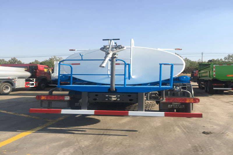 Sinotruk Howo citerne à eau 15 m³ 350 ch — camion-citerne à eau, photo 5