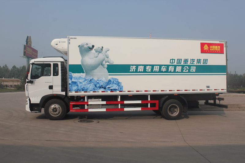 Sinotruk Howo frigorifique 4x2 250 ch — camion frigorifique 4x2, photo 3