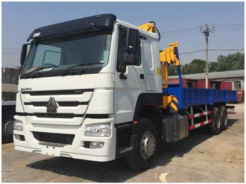 Sinotruk Howo camion-grue 4x2 290 à 371 ch — camion-grue 4x2, photo 4