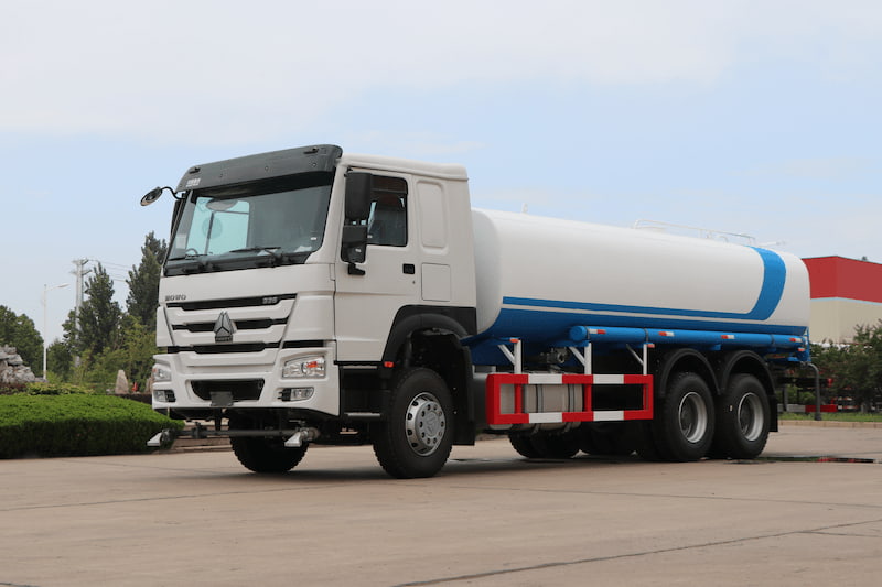 Sinotruk Howo citerne à eau 6x4 20 m³ 336 ch — camion-citerne à eau 6x4, photo 3