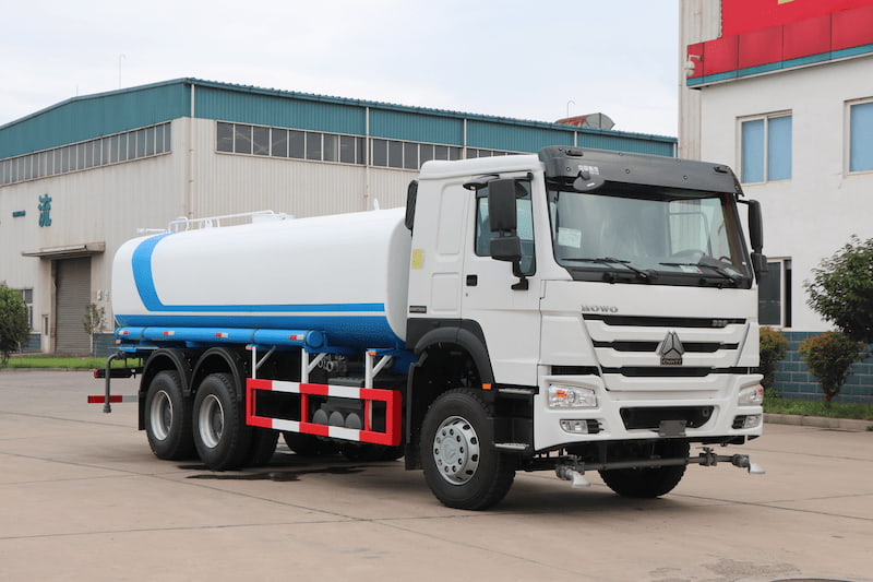 Sinotruk Howo citerne à eau 6x4 20 m³ 336 ch — camion-citerne à eau 6x4, photo 4